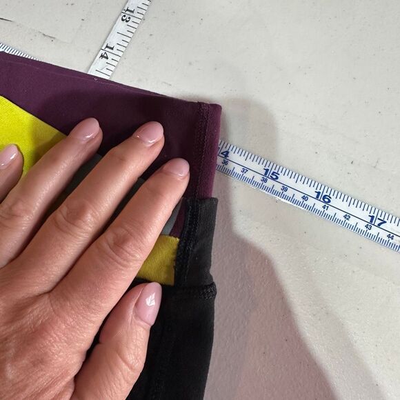 Lululemon Astro Shorts Size Small Crossover Waist Size 6 Black/Split Pea/ POW st - Picture 7 of 9